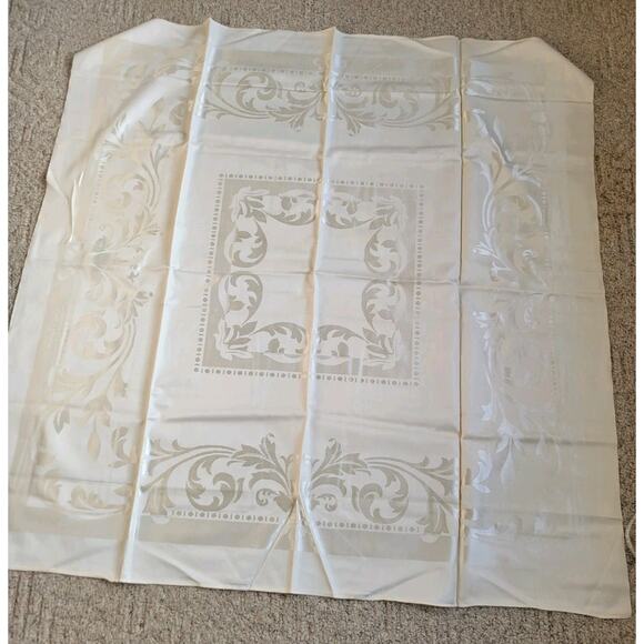VTG White Damask Metallic Home Dining Tablecloth & Napkins 49.5"x48.5" & 12"x12" - Picture 2 of 13